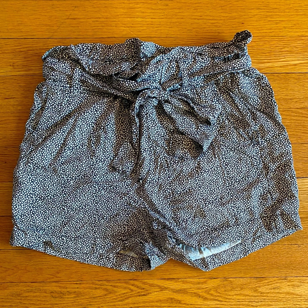 Thread & Supply paperbag pull on tie waist shorts size XS